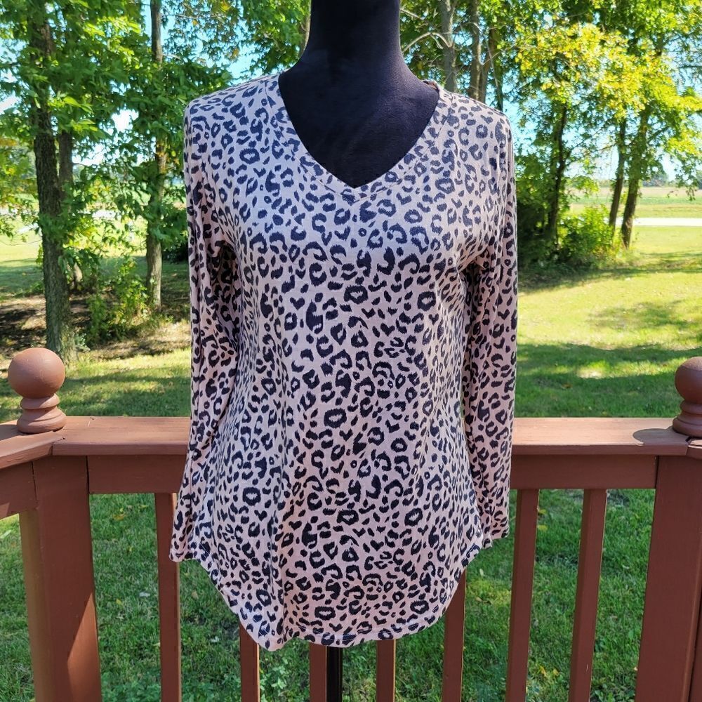 Women's Tan Black Leopard Print Long Sleeve V-Neck Tunic Top Size M